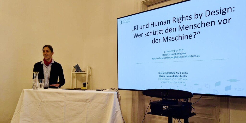 Dr. Heidi Scheichenbauer (Research Institute - Digital Human Rights) hält Vortrag.
