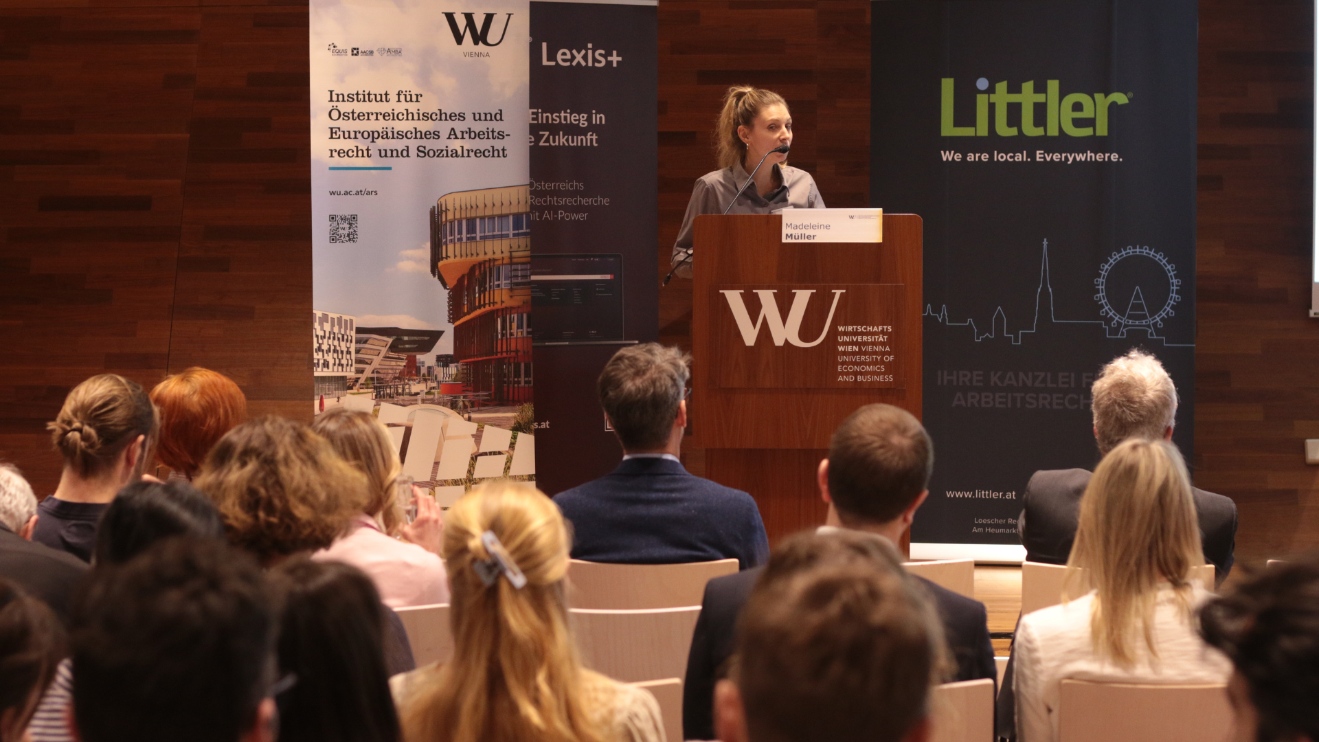 Madeleine Müller am Podium