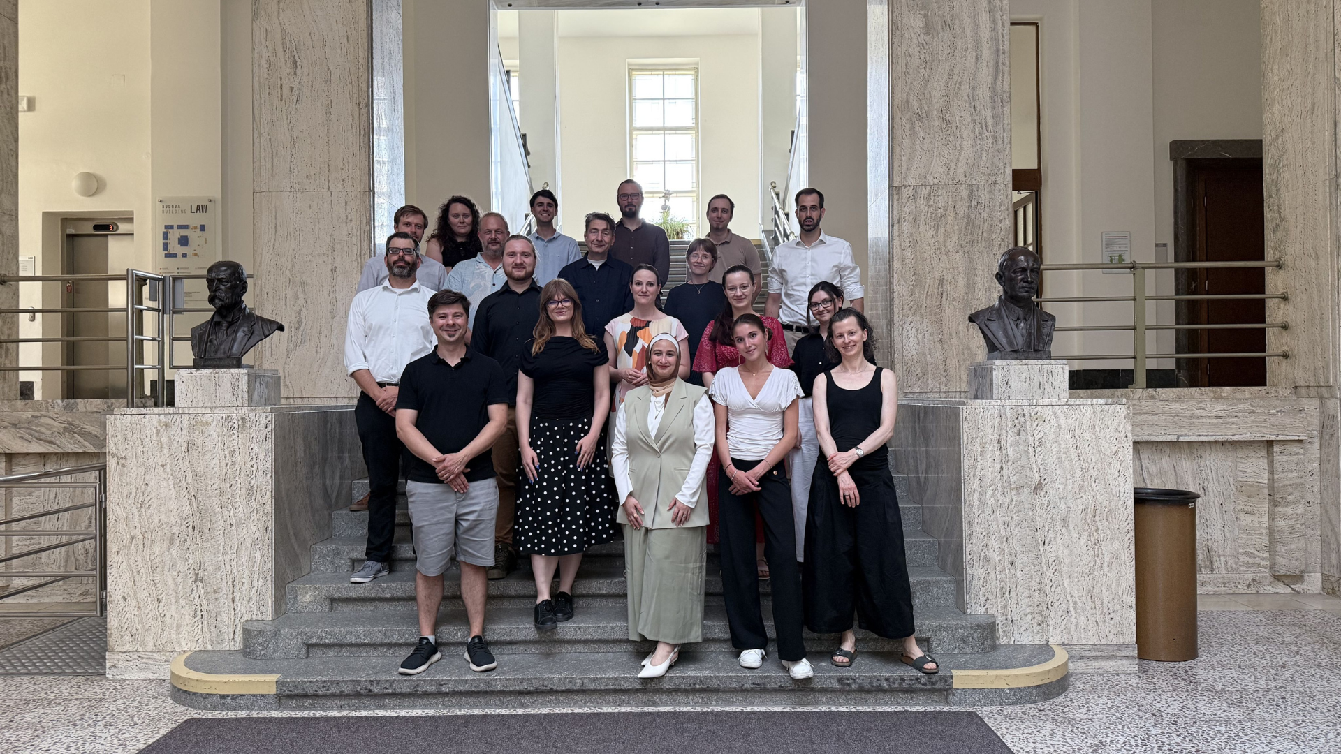 Rechtswissenschafter*innen der Masaryk Universität (MUNI), des Research Institute (RI) und des Departments für Innovation und Digitalisierung im Recht (ID Law) der Universität Wien